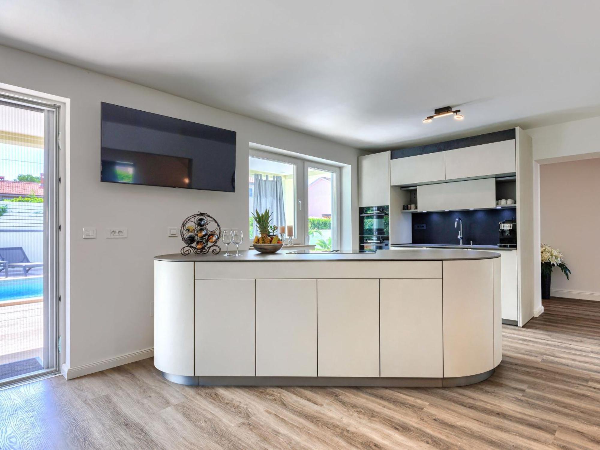 Kalina By Interhome * Pula